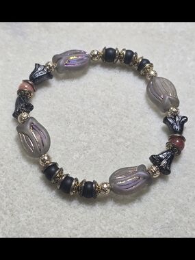 Iridescent Lavender Tulips and Black Beads, Stretch Bracelet with Gold Accents